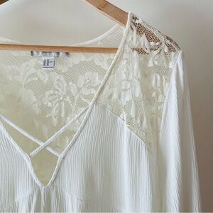 Forever 21 Ivory Crinkle Gauze & Lace Top w/ High Low Hem & Bell Sleeves Size 3X